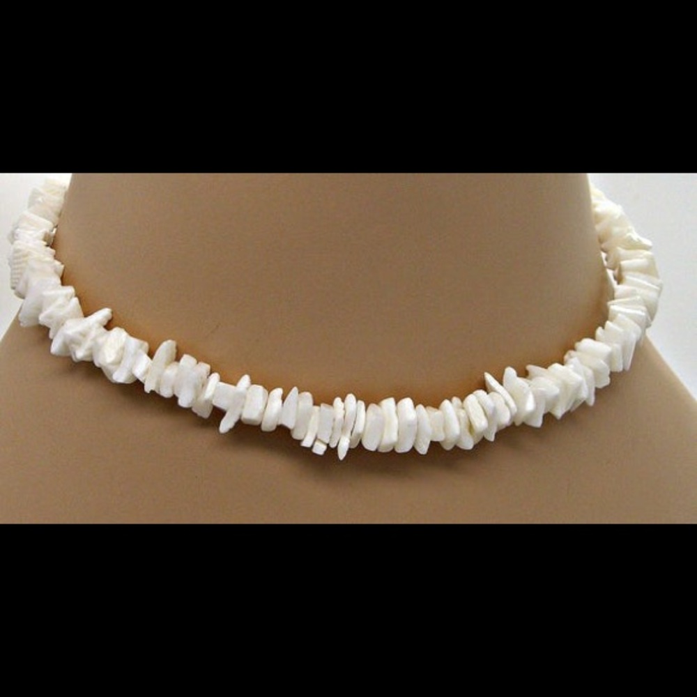SHELL NECKLACE.